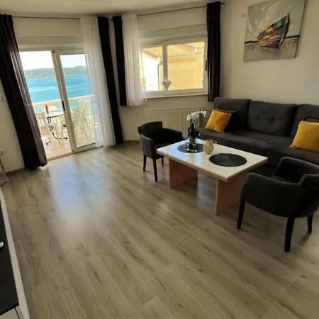 Tomi Apartment Trogir